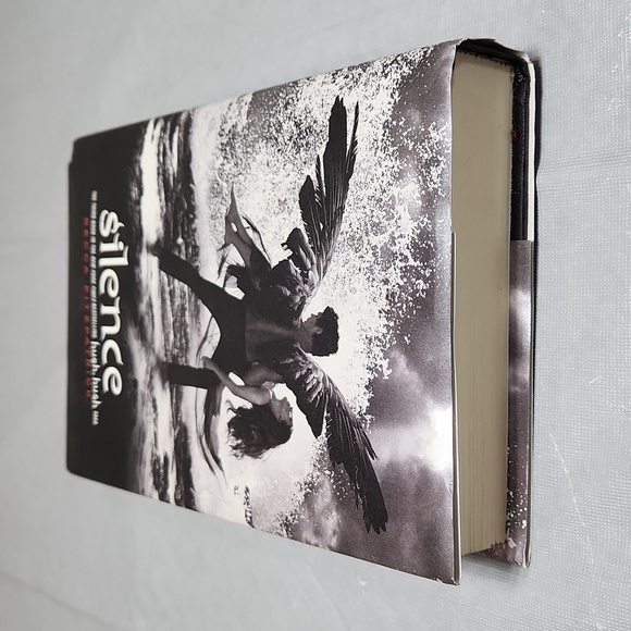 Becca Fitzpatrick, Silence - Picture 3 of 5